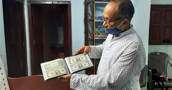 SBI का बैंकर जिसकी जमा पूंजी है 'माचिस' और 'मुगलकालीन सिक्के'