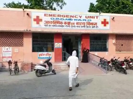 घंटों बारिश में भीगता रहा बुजुर्ग का शव, महिला लगाती रही मदद की गुहार