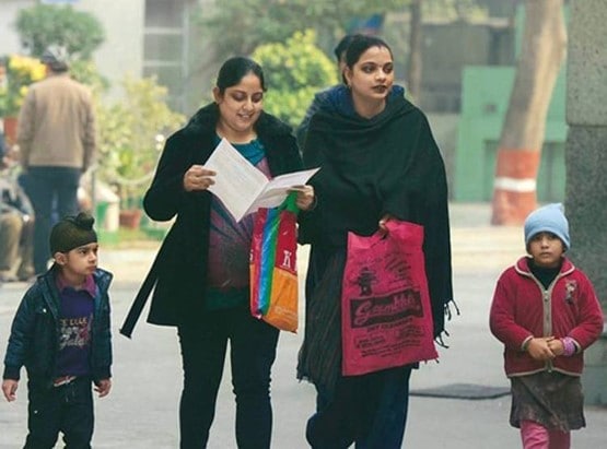 सोशल मीडिया पर मुद्दा बन रही स्कूल फीस, जानिए क्या चाहते हैं पेरेंट्स