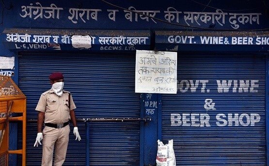 आंध्र: शराब नहीं मिली तो पी लिया सैनिटाइजर, 9 लोगों की मौत