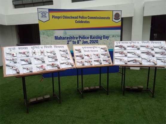 करते थे मौत के सामान की तस्करी, 42 पिस्तौल, 66 जिंदा कारतूस के साथ 15 गिरफ्तार