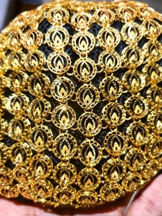 दुल्हन के लिए आया सोने का मास्क-कम-नेकलेस, मार्केट में बढ़ी डिमांड