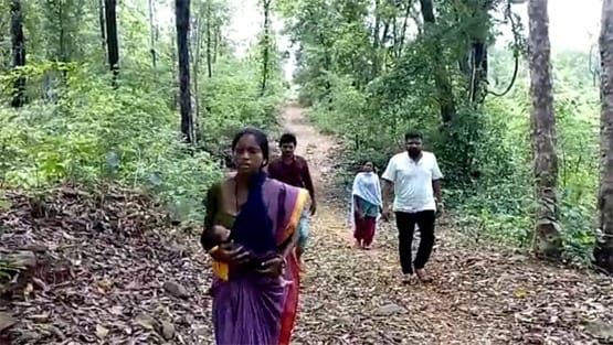 9 महीने की गर्भवती, 28 KM पैदल चलकर पहुंची अस्पताल