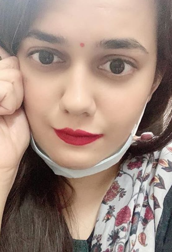 22 दिन के बच्चे को लेकर ड्यूटी पर पहुंची IAS अफसर, हो रही तारीफ