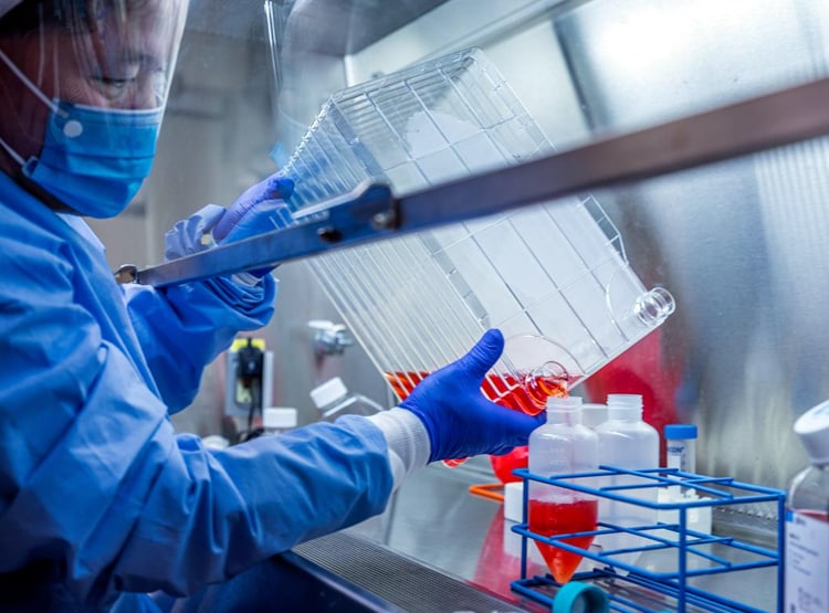 वैक्सीन का ह्यूमन ट्रॉयल सफल होने का दावा, कन्फ्यूज होगा वायरस