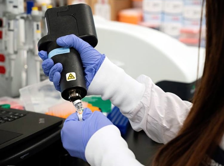 वैक्सीन का ह्यूमन ट्रॉयल सफल होने का दावा, कन्फ्यूज होगा वायरस