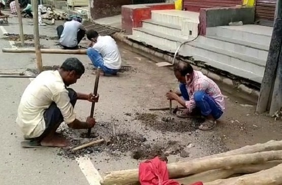 वाराणसी: सावन में बाबा विश्वनाथ के स्पर्श दर्शन पर लगी पाबंदी