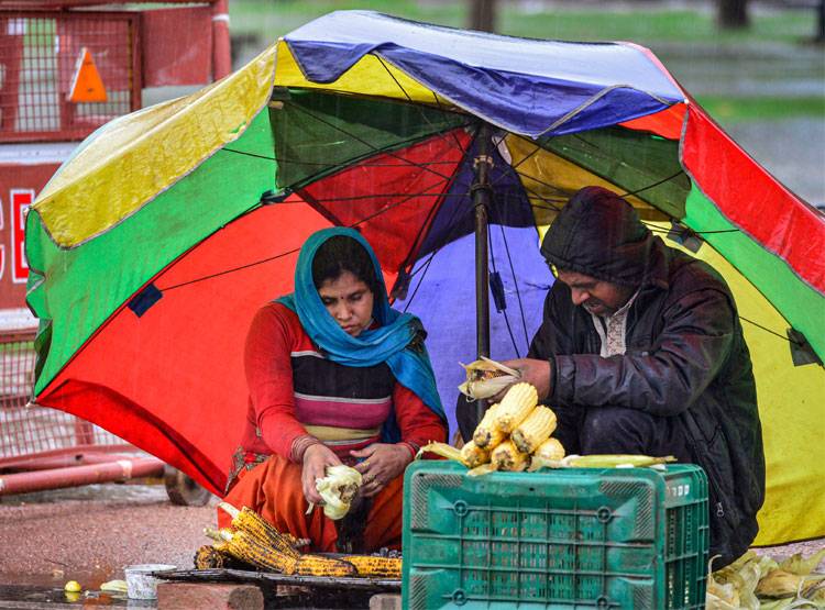 5500 रेहड़ी-पटरी वालों को मिल चुका है लाभ, 10 हजार दे रही सरकार!