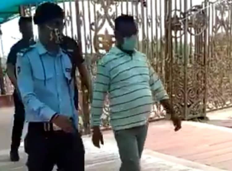 उज्जैन महाकाल मंदिर में विकास दुबे की एंट्री से गिरफ्तारी तक, देखें तस्वीरें