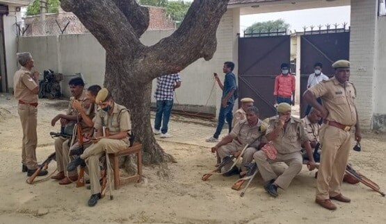 विकास दुबे को मिल गई थी रेड की जानकारी...शक के घेरे में दारोगा!