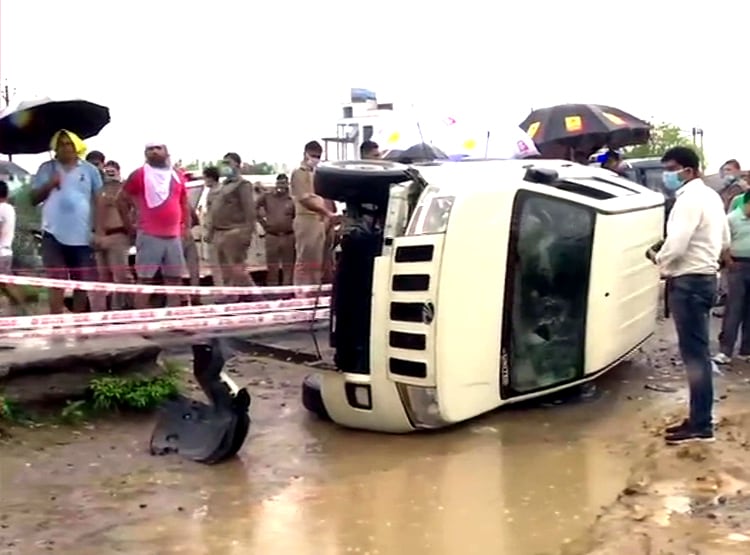 विकास दुबे ने कबूला था 'CO लंगड़ा कहते थे इसीलिए पैर पर किया था वार'