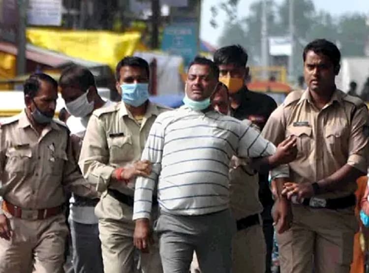 यूपी सरकार का SC में जवाब, हैदराबाद से अलग है विकास दुबे एनकाउंटर