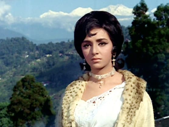 मीना कुमारी से एके हंगल तक, तंगहाली में गुजरे इन सितारों के आख‍िरी दिन