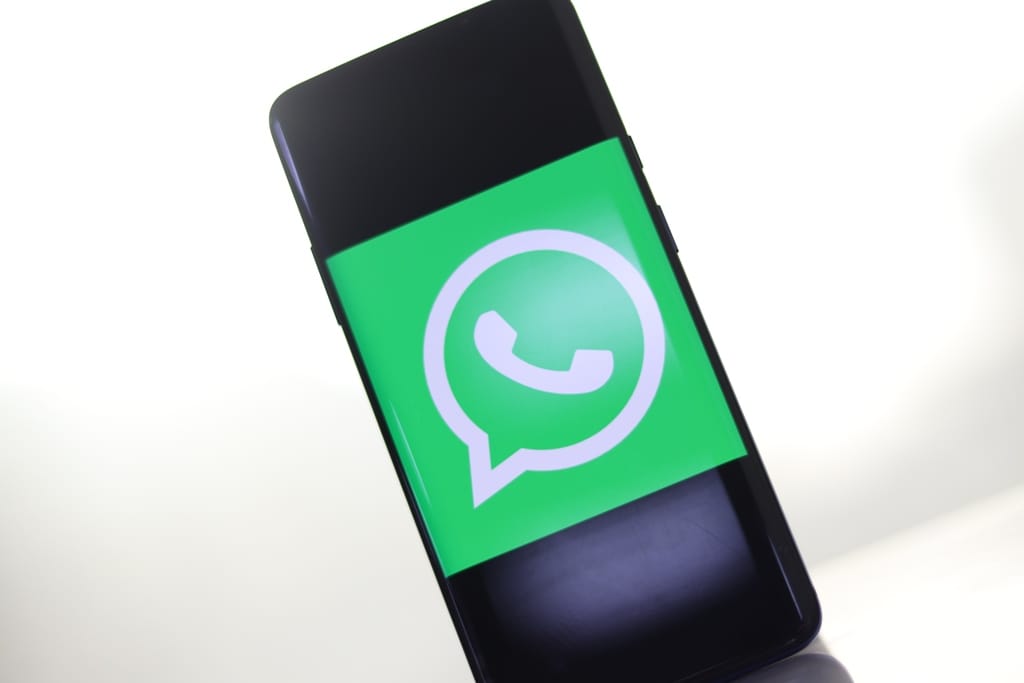 WhatsApp ने सभी यूजर्स के लिए जारी किए एनिमेटेड स्टिकर्स, ऐसे करें यूज