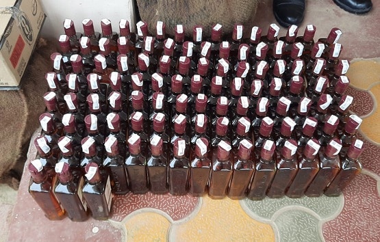 नेपाली युवक बोलेरो में 'शराब चेंबर' बनाकर कर रहा था तस्करी, ऐसे हुआ पर्दाफाश