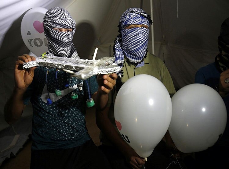 क्या है बलून बम? जिसके हमले से परेशान इजरायल ने किया अटैक