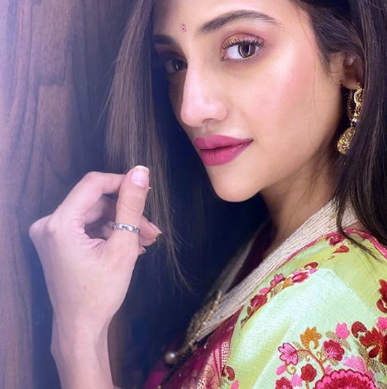 राखी पर नुसरत जहां का ट्रैडिशनल लुक, पति संग शेयर की रोमांटिक फोटो