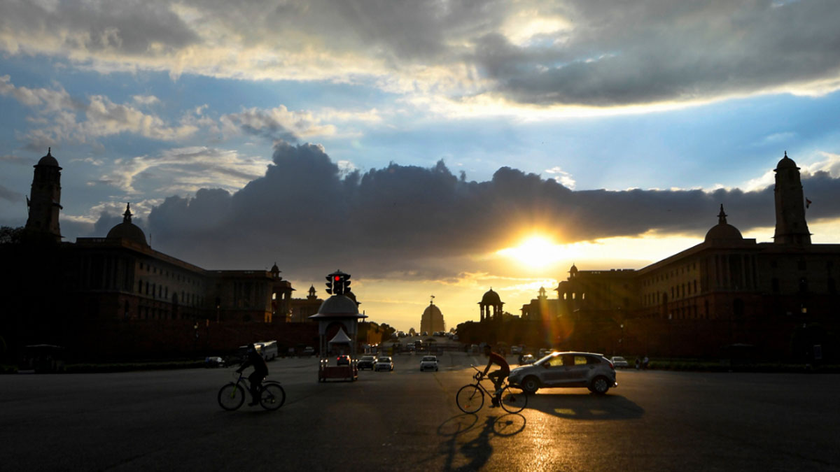 दिल्ली में बादलों का अद्भुत नजारा (पीटीआई)