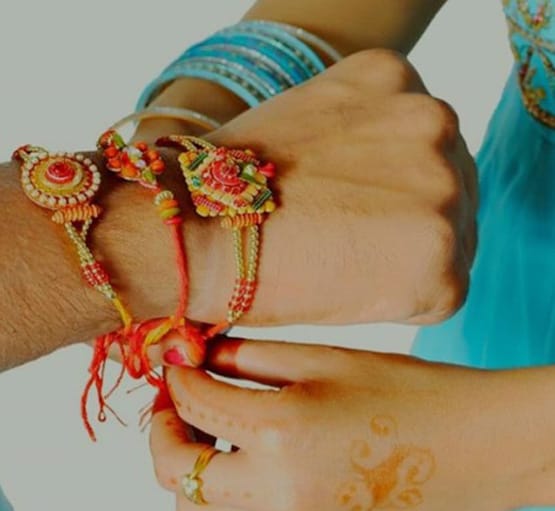 Raksha Bandhan: रक्षाबंधन पर 12 घंटे का शुभ मुहूर्त, सालों बाद खास संयोग