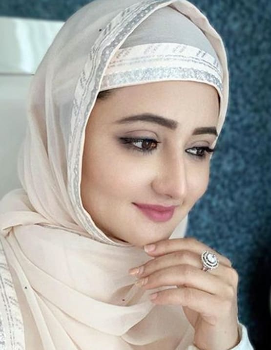 रश्मि ने एक्टर मृणाल जैन को बांधी राखी, लिया मुंहबोले भाई का आशीर्वाद