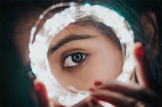 घर में इस जगह कभी ना लगाएं घड़ी, रूक जाती है तरक्की, होता है बुरा असर