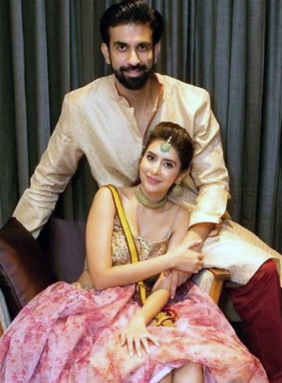 राजीव सेन ने शेयर की पत्नी चारु असोपा की गॉर्जियस फोटो, जाहिर किया प्यार