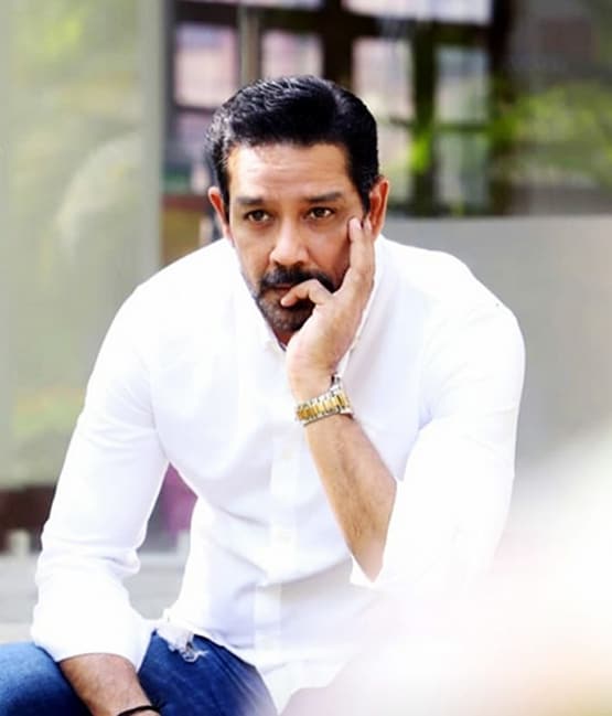 राज बब्बर का दामाद है ये एक्टर, फिल्मों में रहा फ्लॉप, टीवी ने दिलाई शोहरत