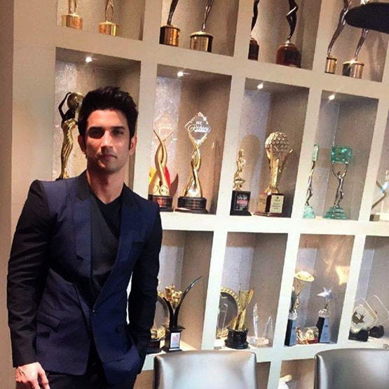 गुस्से में सुशांत के फैंस, डॉक्टर्स से लेकर नेता- अभ‍िनेता तक, सबको किया ट्रोल