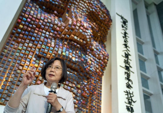 अमेरिका ने उठाया ऐसा कदम कि बुरी तरह भड़क उठा चीन, कहा- आग से ना खेले