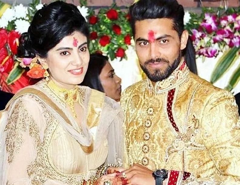 रवींद्र जडेजा की पत्नी बिना मास्क के पकड़ी गईं, पुलिस से की बहस