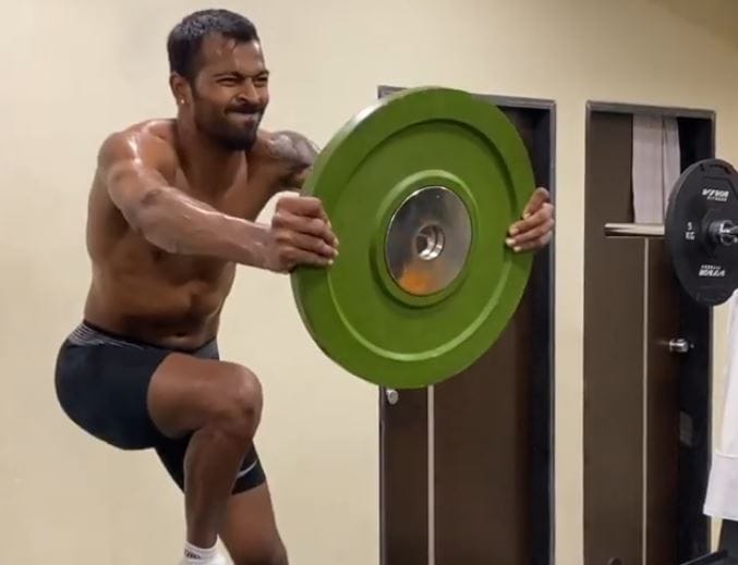 Video: IPL में धमाके के लिए बेताब हैं पंड्या, कर रहे ये टफ ट्रेनिंग