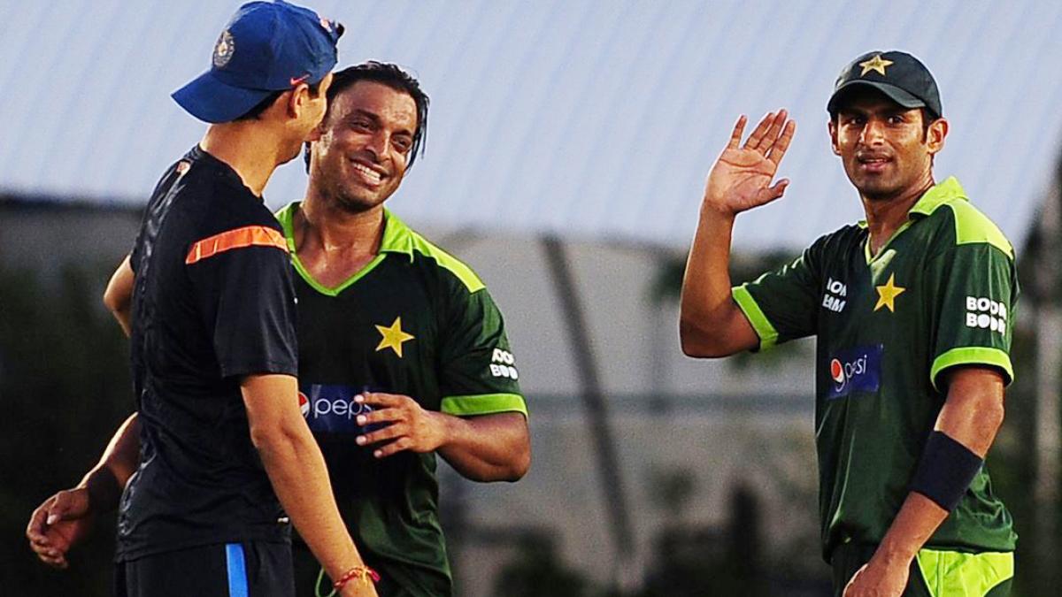 Shoaib Akhtar and Ashish nehra