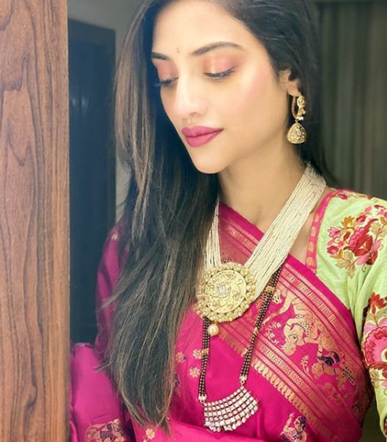 राखी पर नुसरत जहां का ट्रैडिशनल लुक, पति संग शेयर की रोमांटिक फोटो