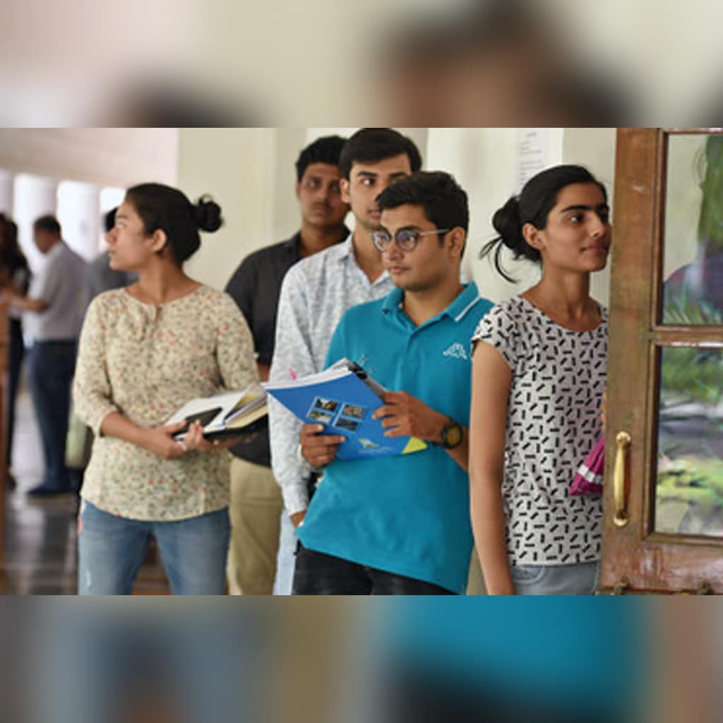 Final Year Exam: UGC के रुख ने उड़ाई नींद, बोले- 'रहम करो सरकार'