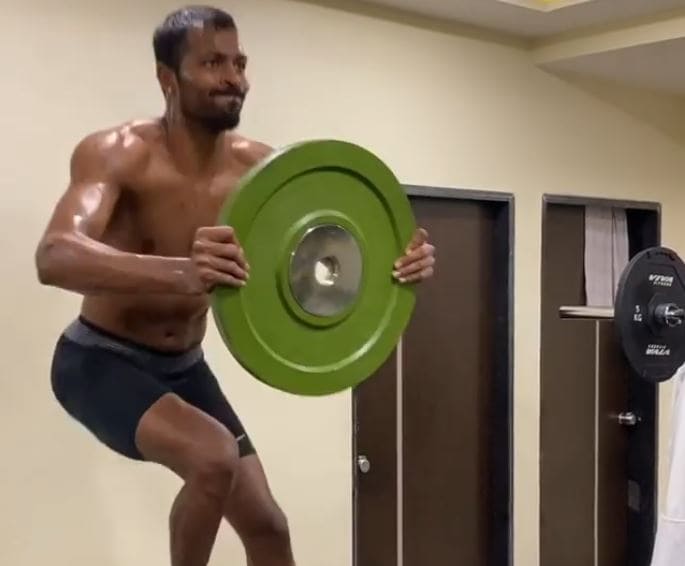 Video: IPL में धमाके के लिए बेताब हैं पंड्या, कर रहे ये टफ ट्रेनिंग