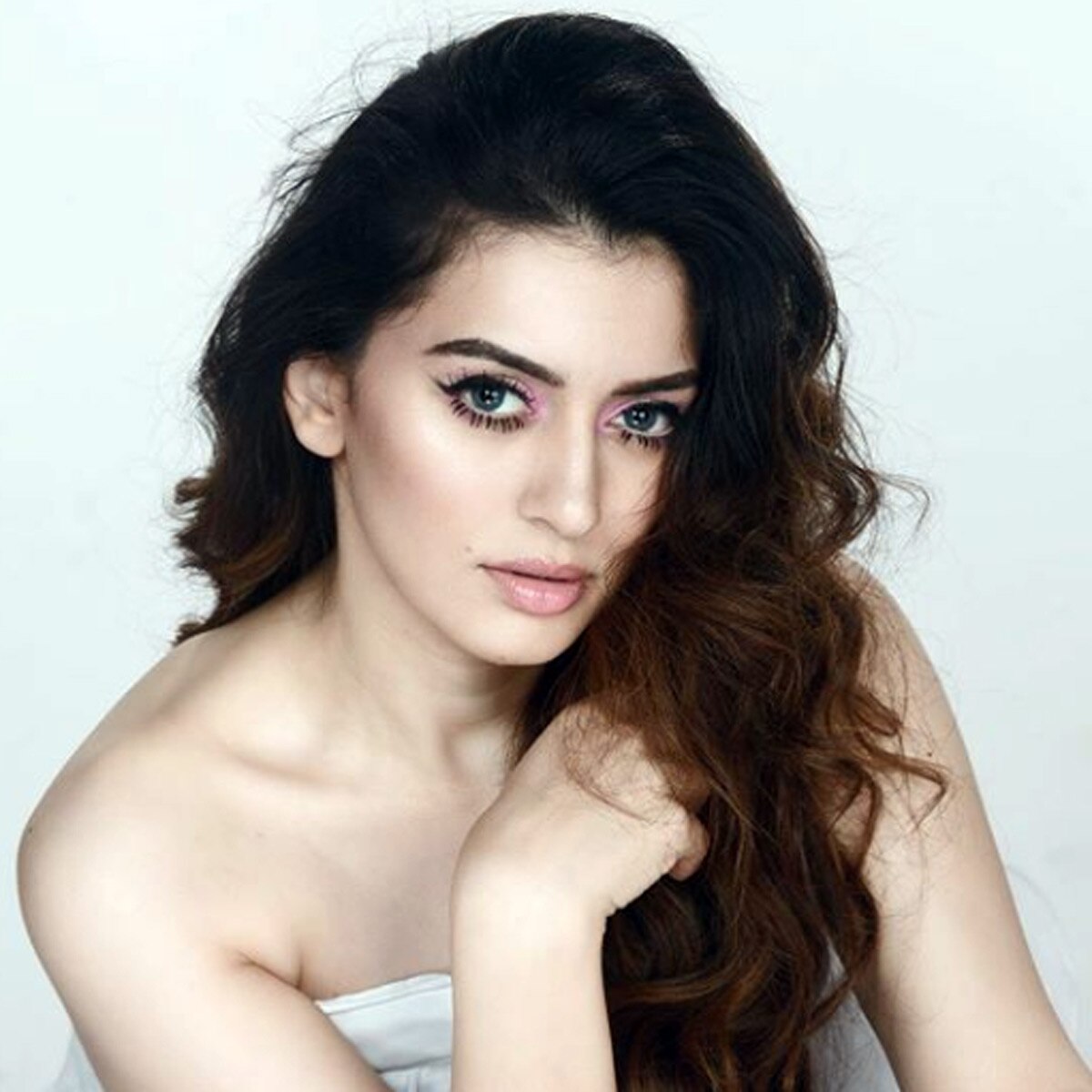 हंसिका मोटवानी 