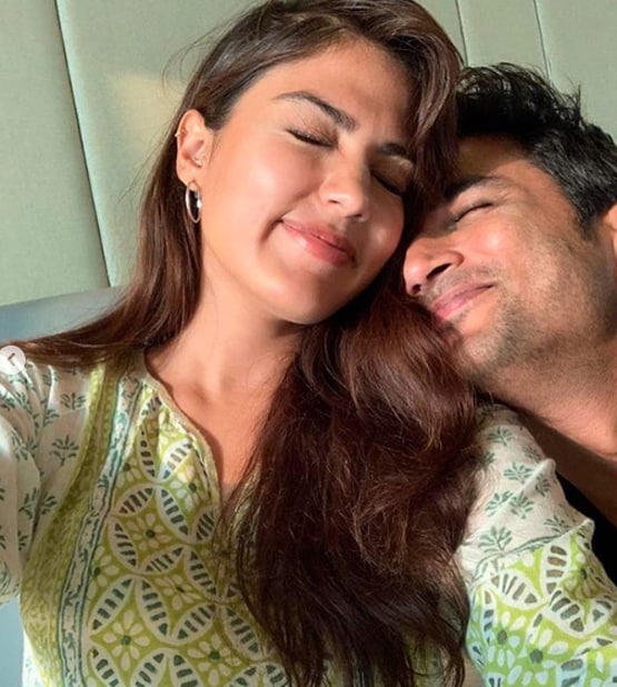 रिया ने जांच में पुलिस से कहा था झूठ? महेश भट्ट संग व्हाट्सएप चैट कर रही इशारा