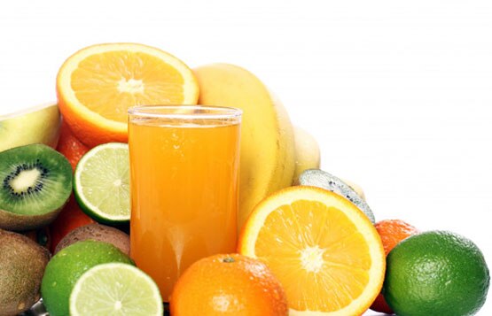 इस मौसम में खूब खाएं फल