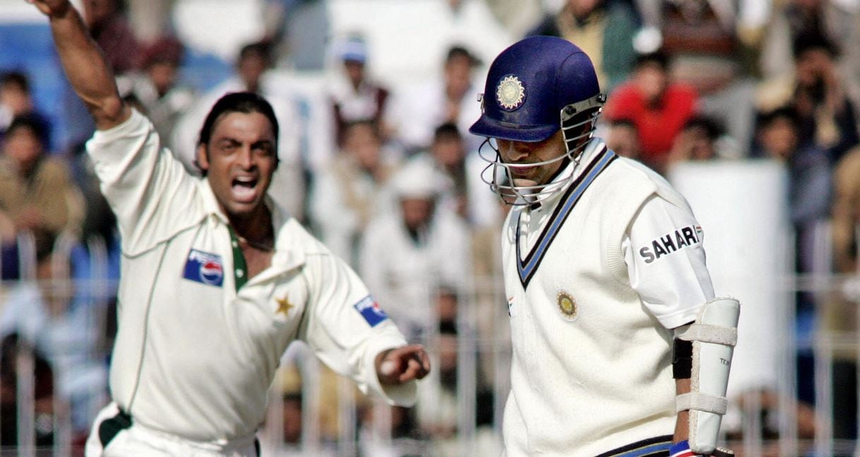 पहली भिड़ंत में सचिन पर भारी पड़े थे अख्तर, किया था क्लीन बोल्ड