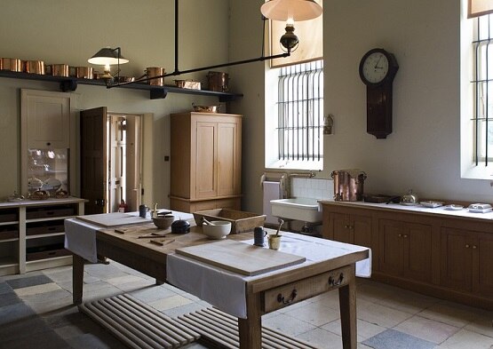 किचन और बाथरूम को गीला ना छोड़ें