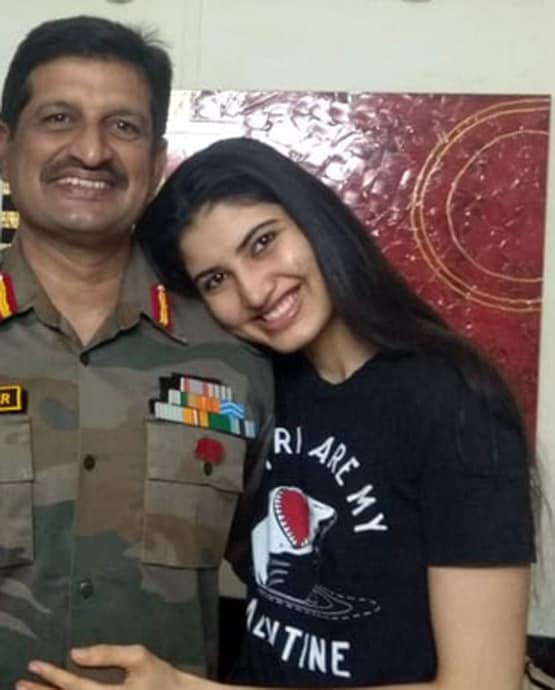 शहर बदला, सपोर्ट किया, ऐसी थी मॉडल बेटी को IAS बनाने के लिए पिता की मेहनत