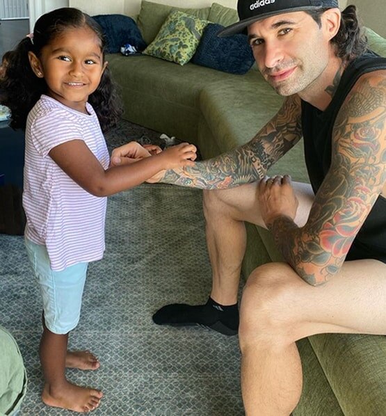 सनी लियोनी के बच्चों ने सेलिब्रेट की राखी, एक्ट्रेस ने शेयर की तस्वीरें