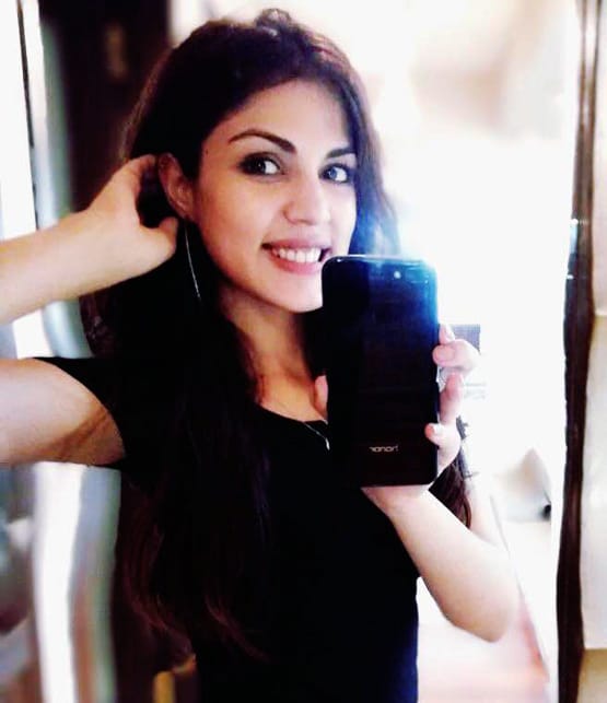 क्या आदित्य ठाकरे-डीनो मोरिया को जानती हैं रिया? एक्ट्रेस ने दिया जवाब