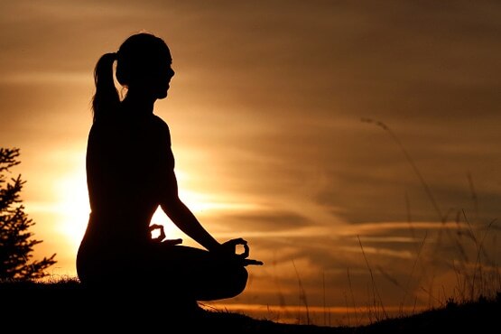 कोरोना से जंग में सदियों पुराने इन तरीकों से मिलेगी मदद, एक्सपर्ट का दावा