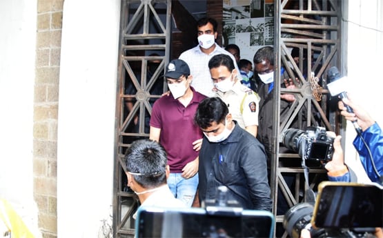 ED ऑफिस से निकले रिया के भाई, सुशांत की कंपनी से नाम जुड़ने पर उठा सवाल