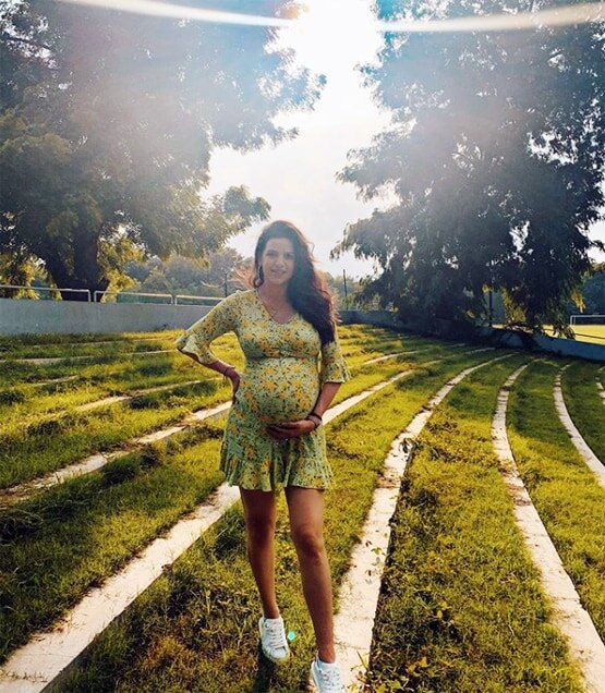 बेटे को बाहों में उठाए नताशा ने शेयर की फोटो, हार्दिक का आया रिएक्शन