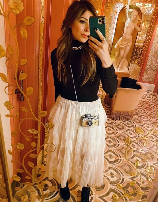 गाना चुराने का आरोप, कोरोना पॉजिटिव होने पर हंगामा, जब विवादों में रहीं कनिका