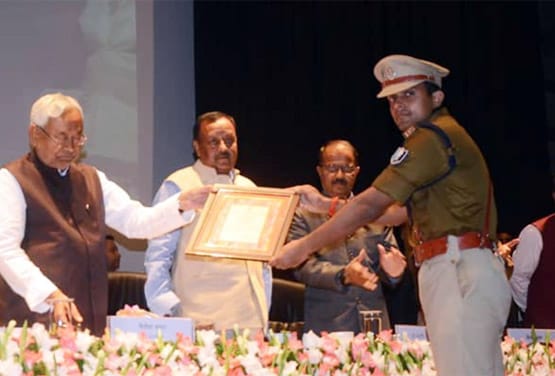 किसान के बेटे हैं IPS विनय तिवारी, अब सुशांत केस पर रखेंगे नजर