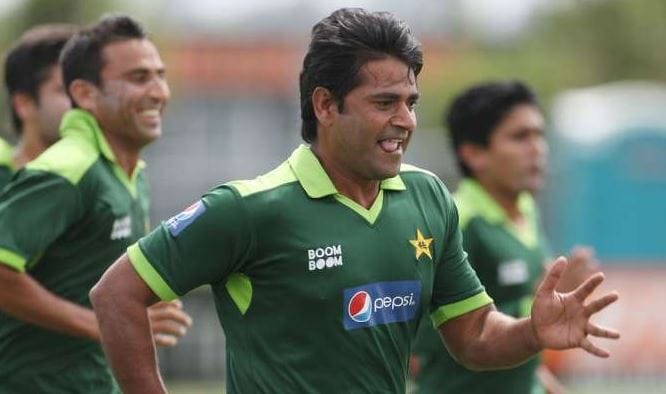 जब सचिन-अजहर पर कहर बनकर टूटा ये गेंदबाज, लगाई थी हैट्रिक