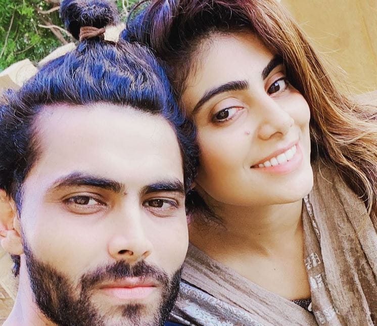 रवींद्र जडेजा की पत्नी बिना मास्क के पकड़ी गईं, पुलिस से की बहस